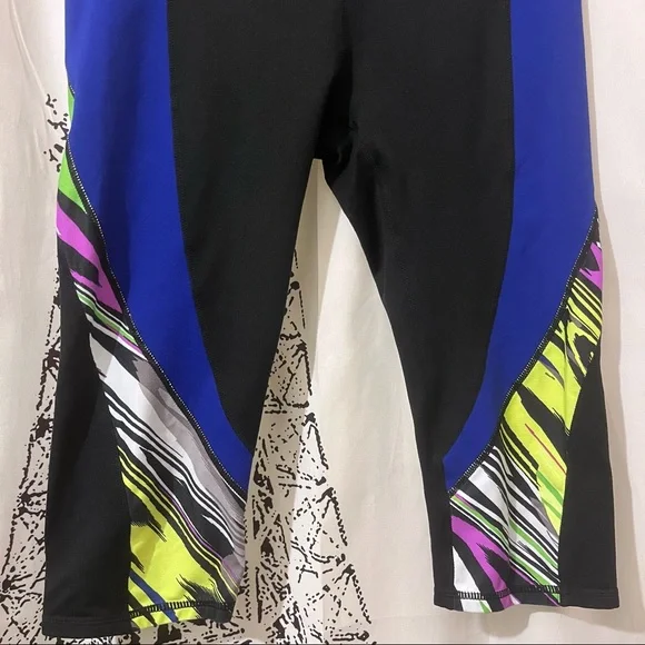 Fabletics Athletic Workout Back Pockets Capri Leggings - Picture 4 of 11